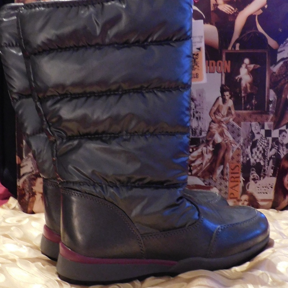 SNOW BOOTS 4 SIZES NEW